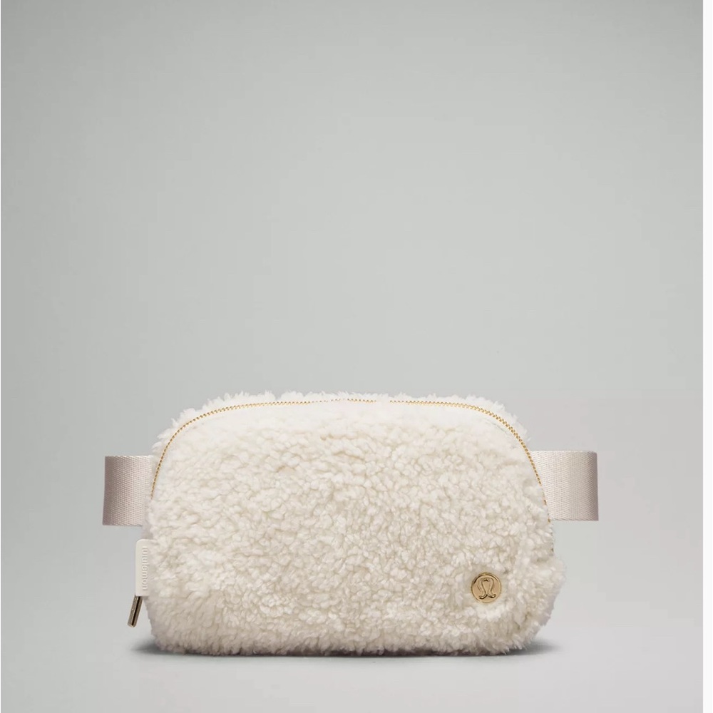 COPY - Everywhere Belt Bag Large *FLEECE*